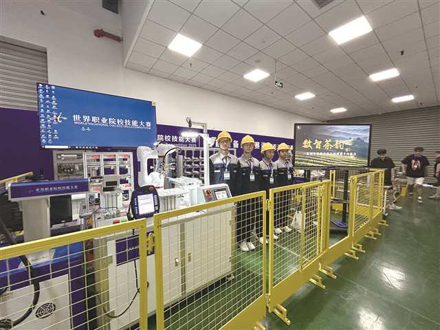 世赛砺技淬精兵 职教重镇加速跑2.jpg