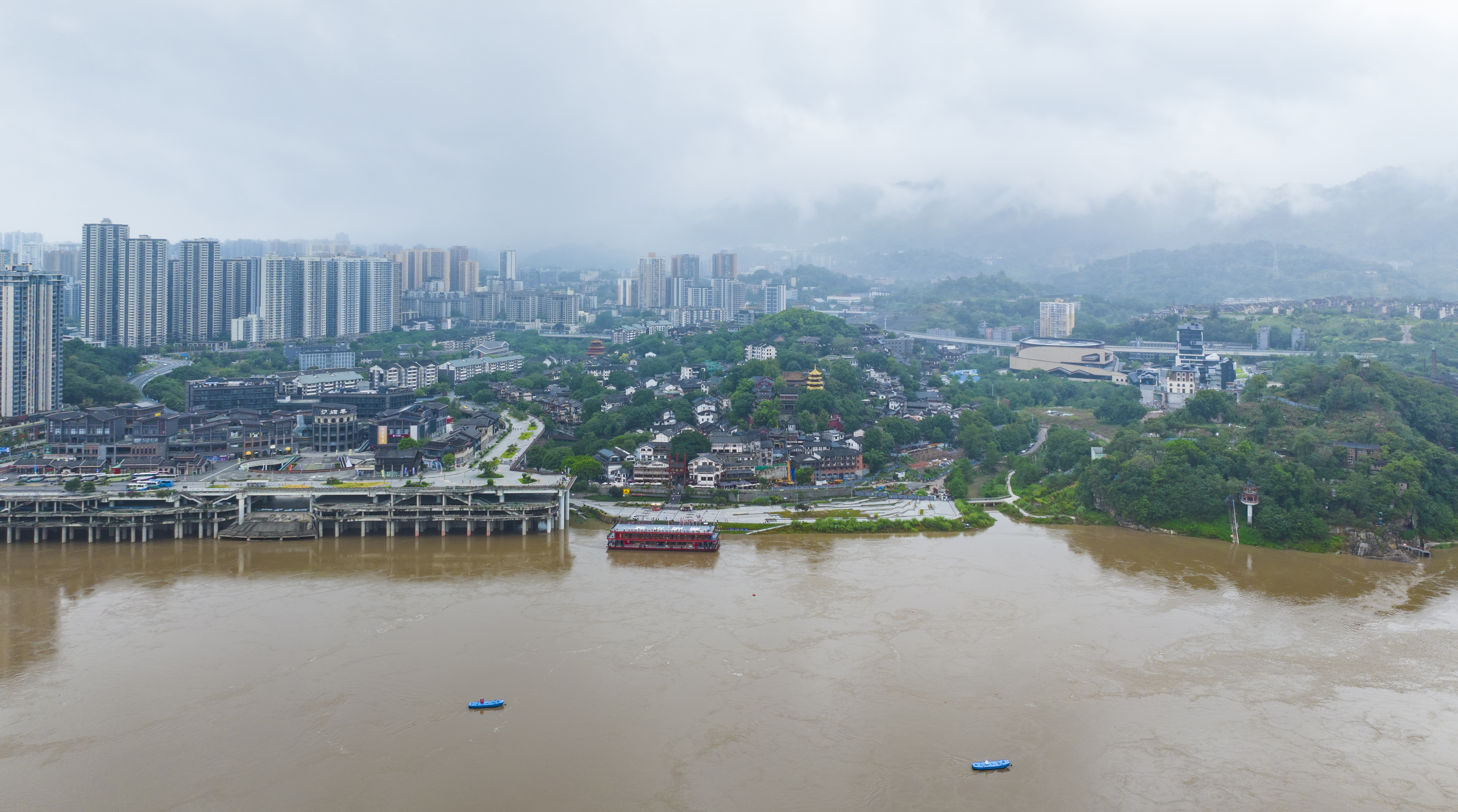 强降雨带来两江涨水5.jpg