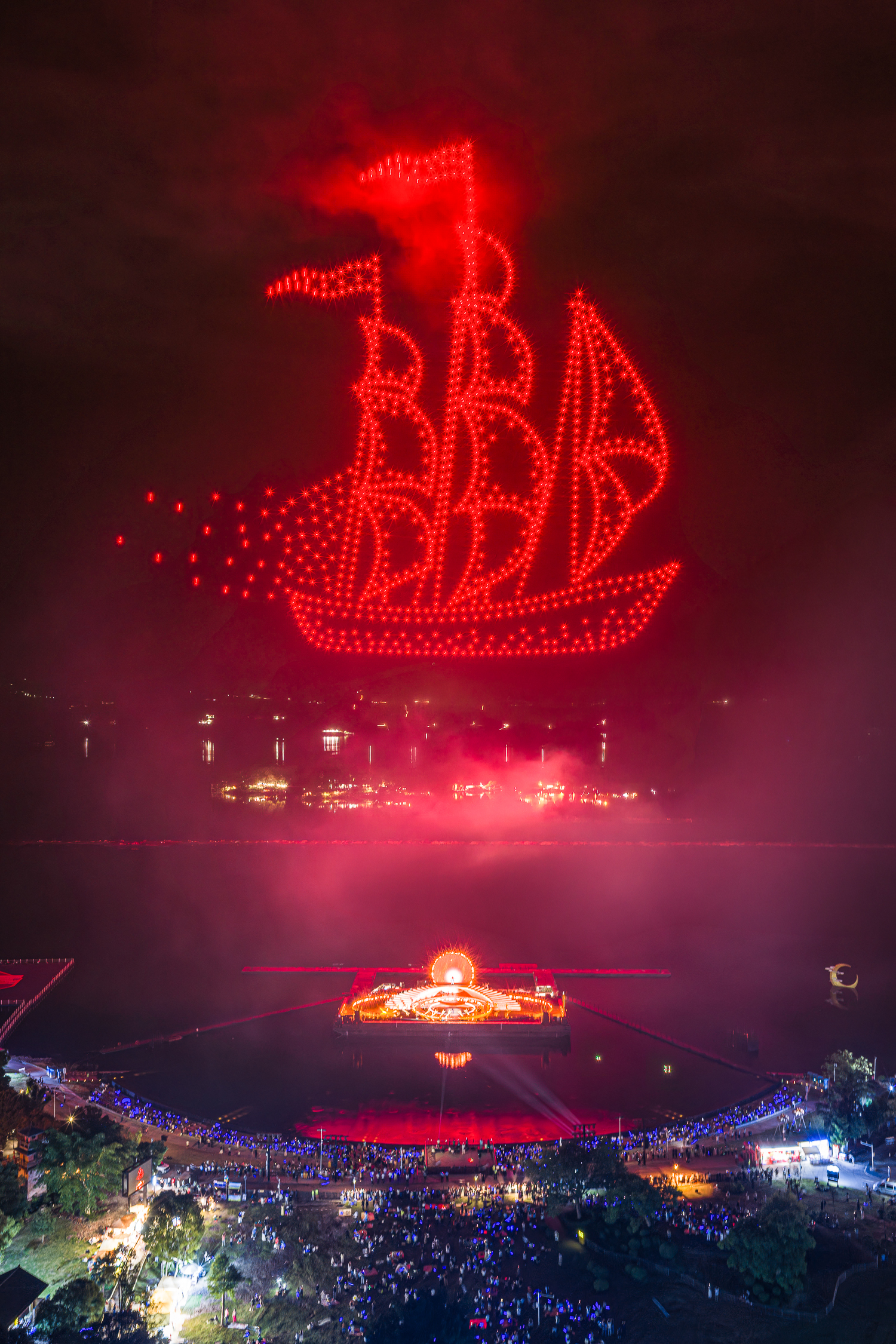 点亮夏之夜,长寿湖天空剧院常态化上演烟花秀3.jpg