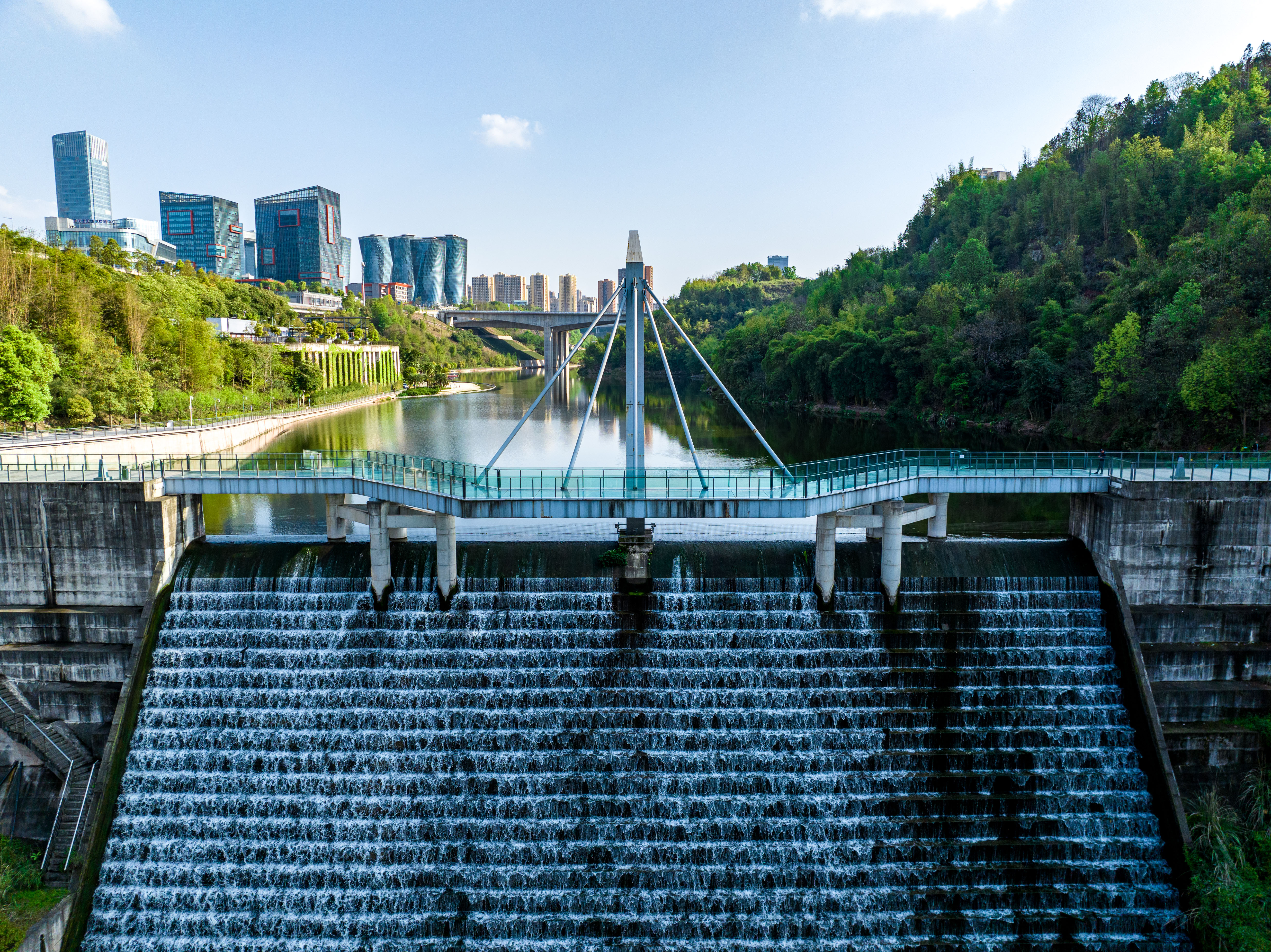 湖畔风景区.jpg